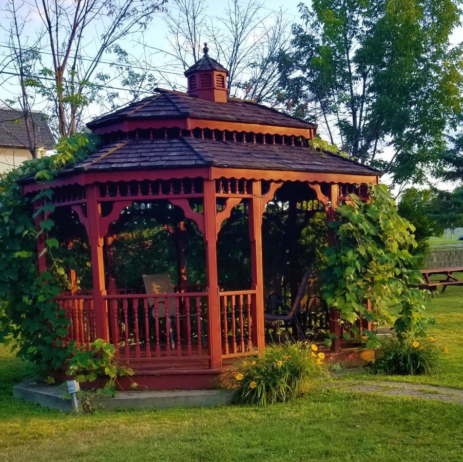 Lake Erie Lodge 2*
