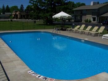 Lake Erie Lodge Motel 2*